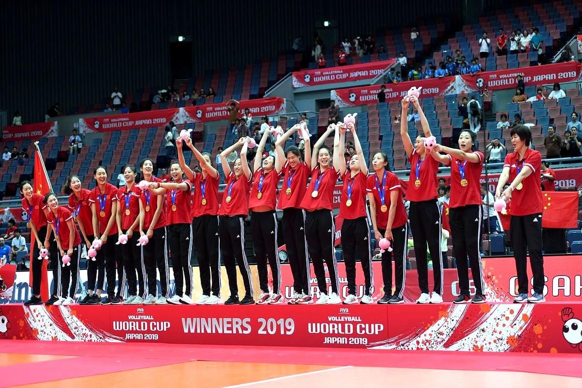 感慨万千：中国女排巅峰，定格在2019年世界杯冠军！
那支队伍曾掌控全场，每个球