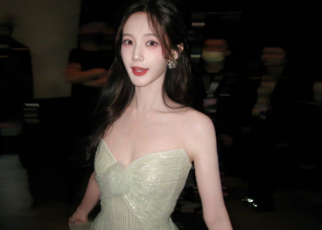 衣服也是蛛丝做的吗 小清瞳手艺太好了吧[期待][期待] 等会见哦李一桐[憧憬][