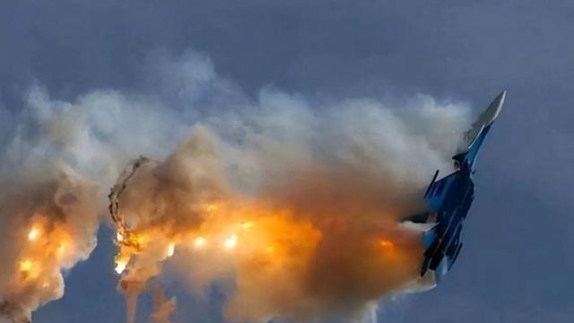 美国轰炸伊朗，竟顺手把恰巴哈尔港给炸了？那可是中国投资了数十亿美元的海外战略支点