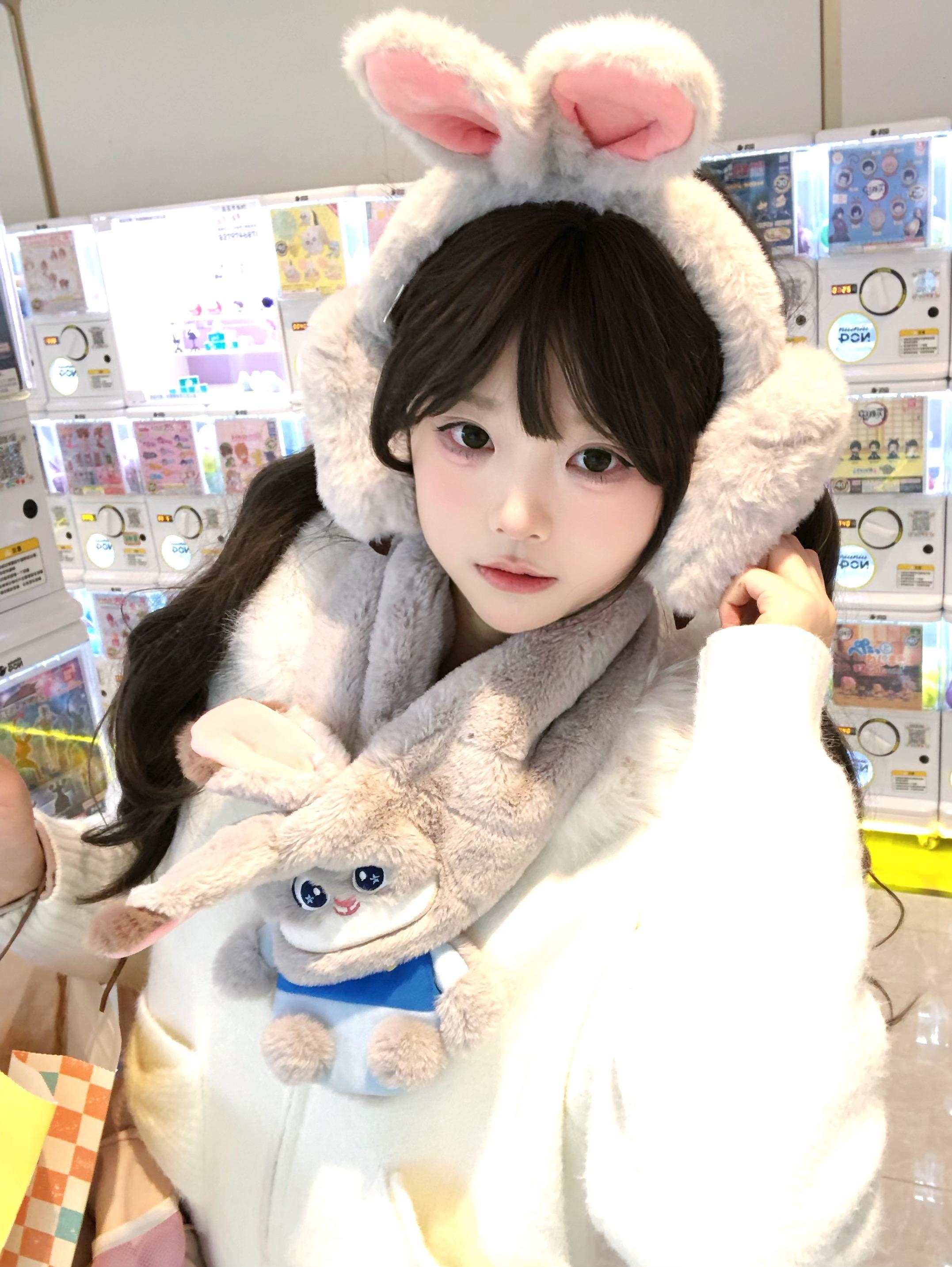 存点扭蛋机拍照姿势！！又来分享拍照小tips了！不用找漂亮店～电玩城的...