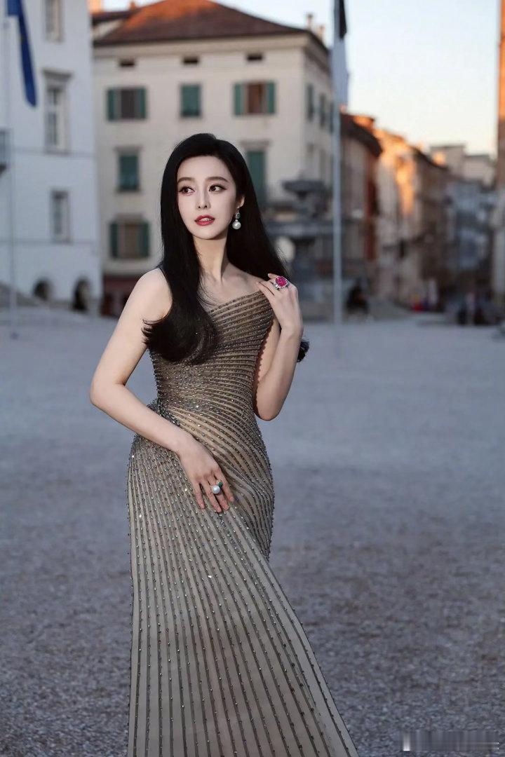 岁月不败美人 