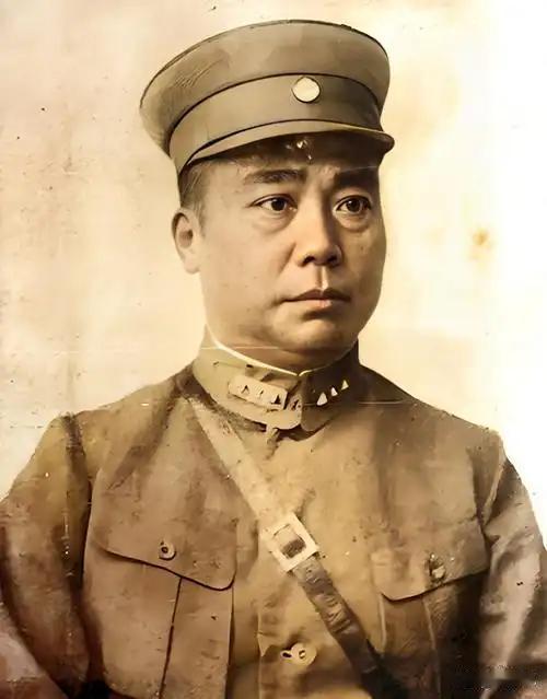 1949 年 12 月的成都，满城都是惶惶不安的气息。蒋介石把大陆最后一线生机押