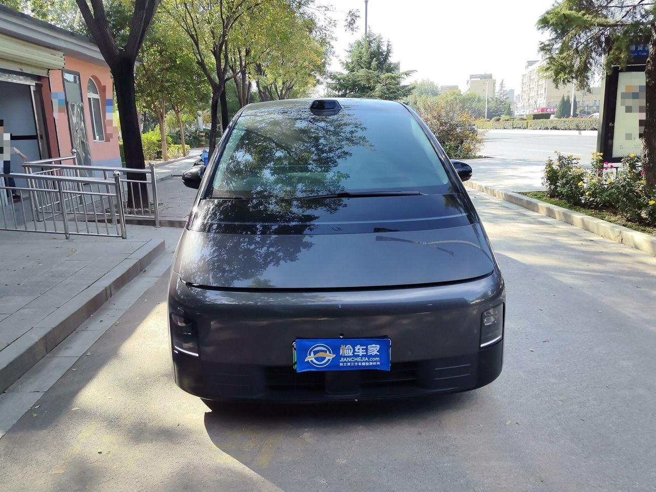 黑红也是红！理想MEGA在网上有多惨，线下就有多香！
前两天帮粉丝验了一台MEG