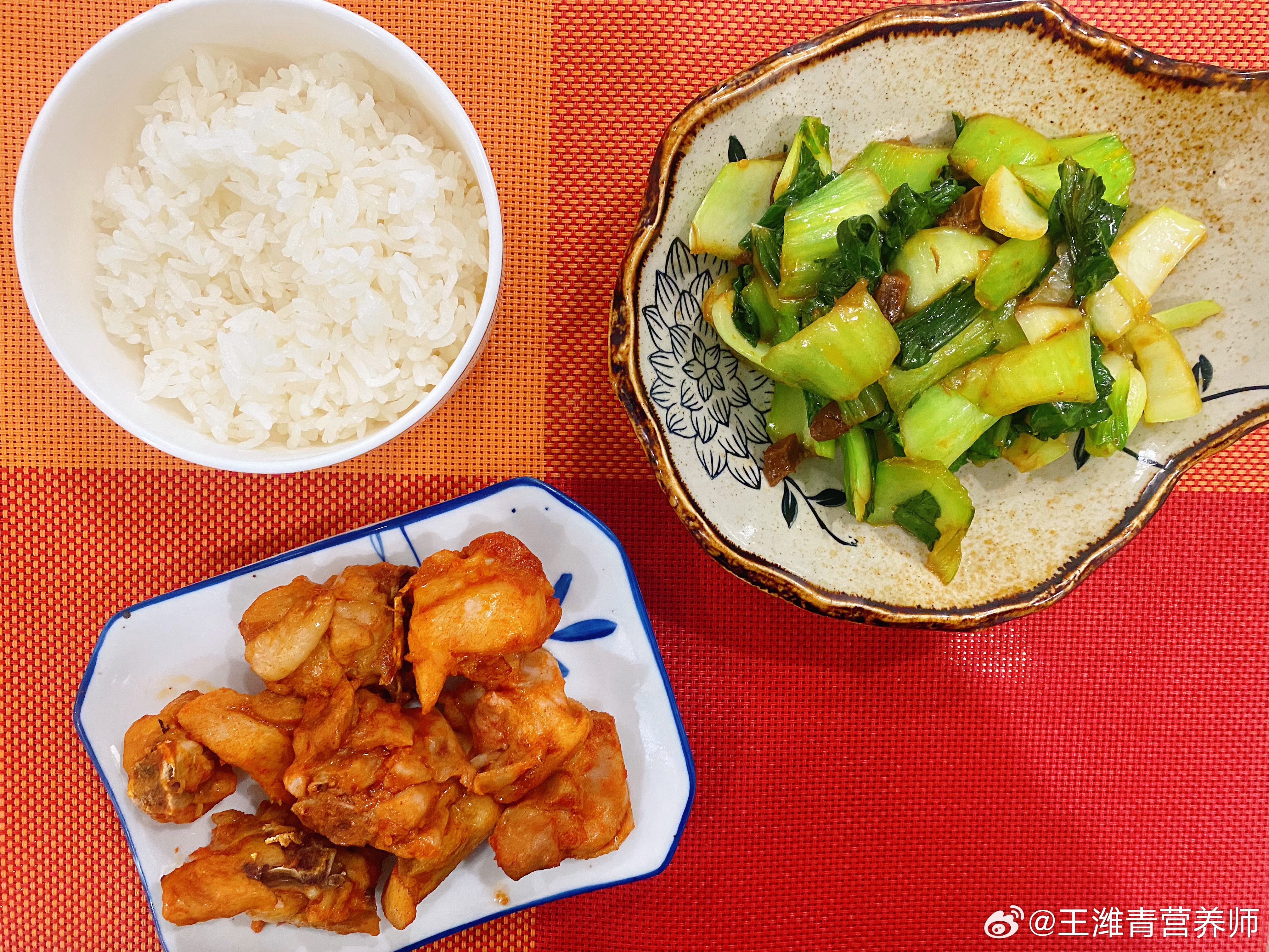 早餐哥  10月20日早餐米饭，奥尔良蒸鸡肉，清炒上海青人就是这样，想来想去，犹