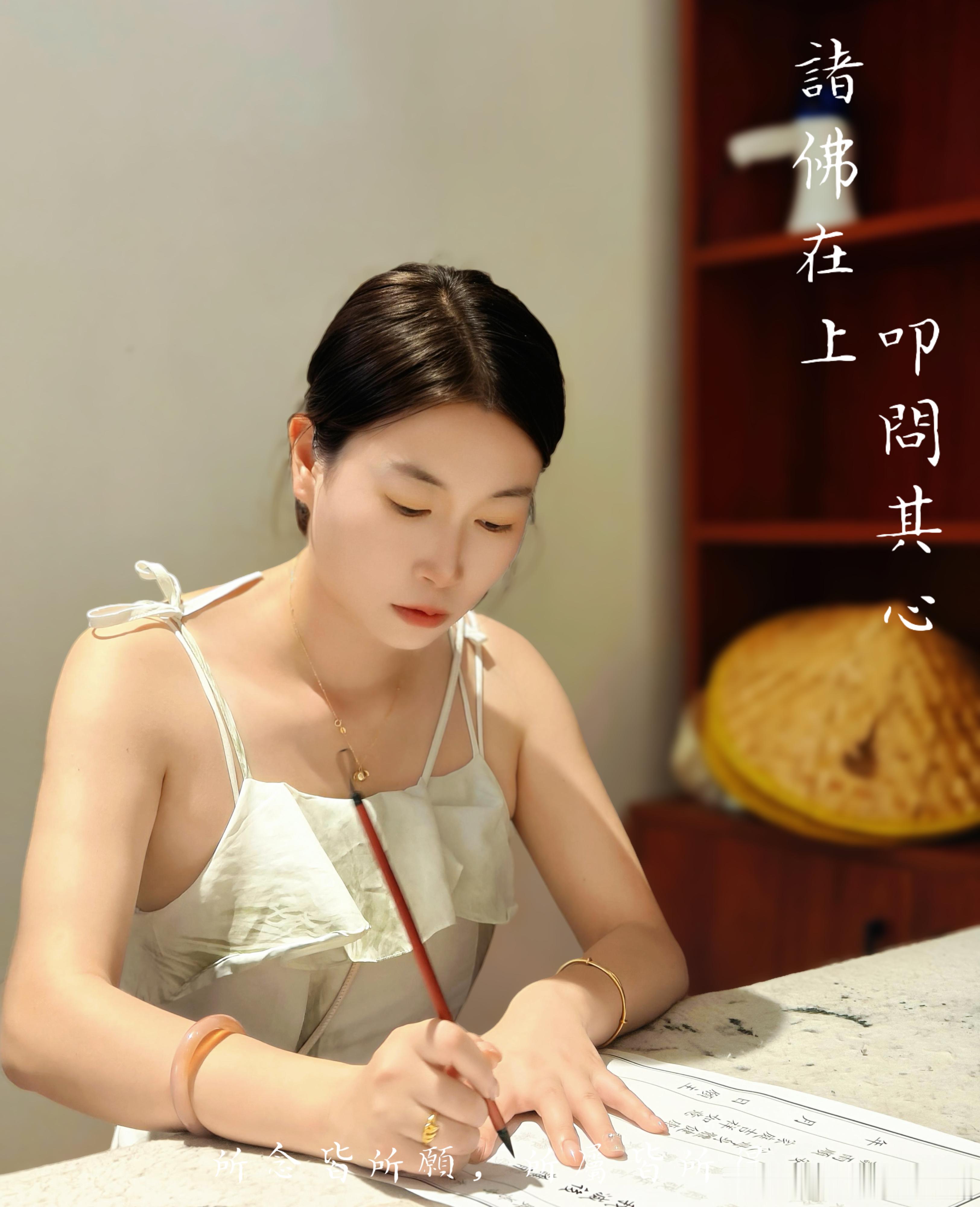 人到中年 自己解决不了的问题 就交给神明。那些翻来覆去睡不着的日日夜夜 让高香实