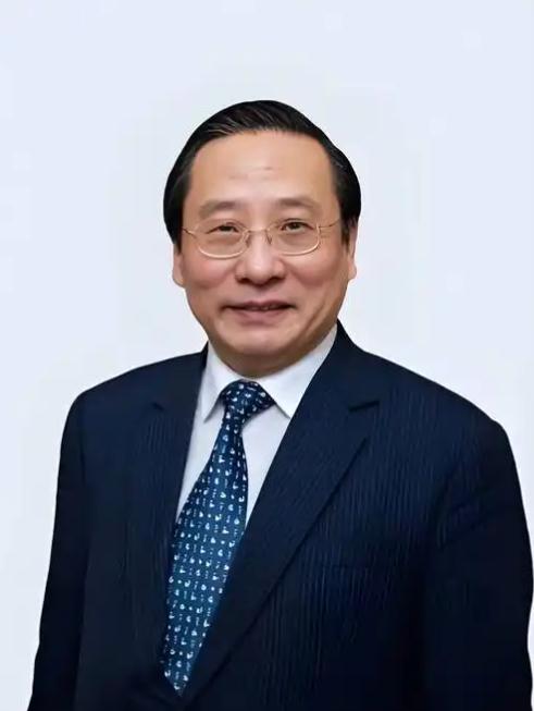 高教授这波爆料太狠了！
高志凯说：马科斯家族在美国有大量资产，到现在还冻着拿不回