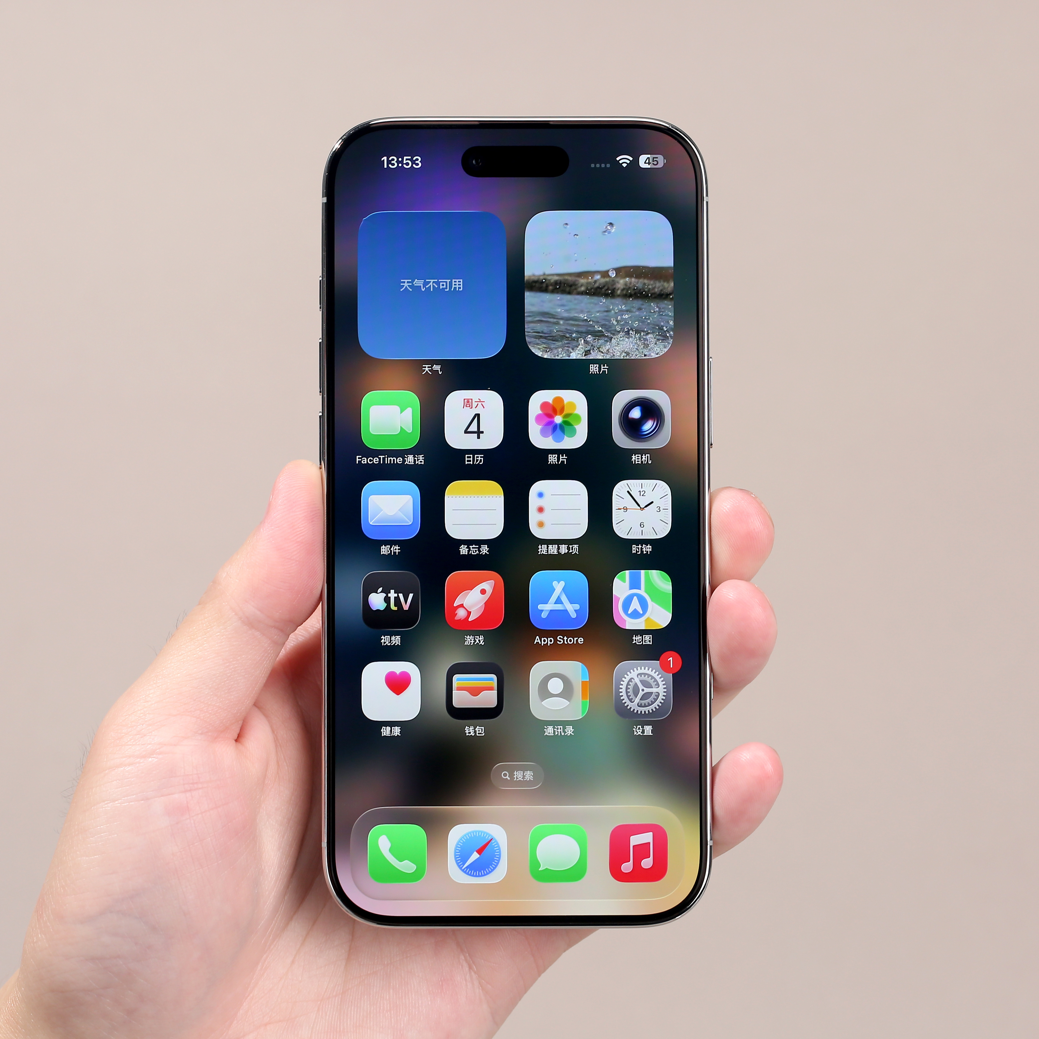 去年下半年，我说要在膜方面发发力了。然后就搞了 PET AR 膜，卖得相当不错。