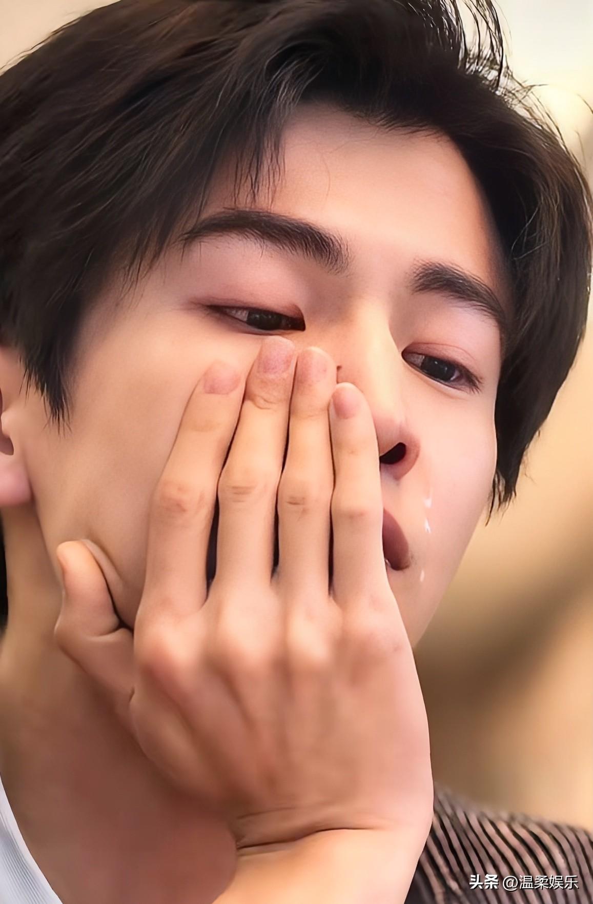 网友1: 前天突然爱奇艺跳出来一个界面你预约的逐玉已开播，我现在从来不看古偶，怎