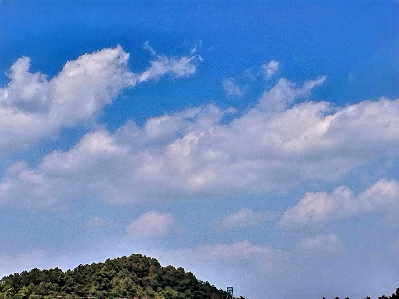 空军紧急战备起飞频率逐年递增，主要有两方面缘由。
外部安全压力持续攀升是关键。近