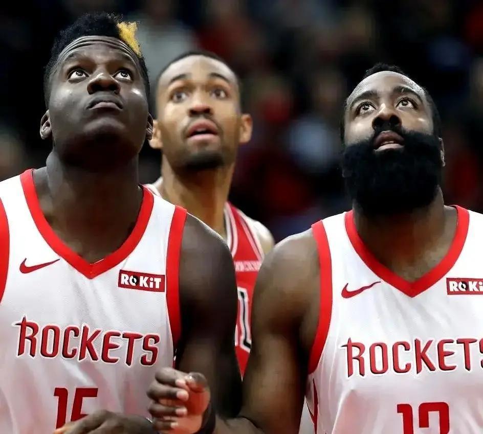 卡佩拉离开哈登后，场均得分暴跌8分！
 
老鹰现在把他当蓝领用，每场只给28次触