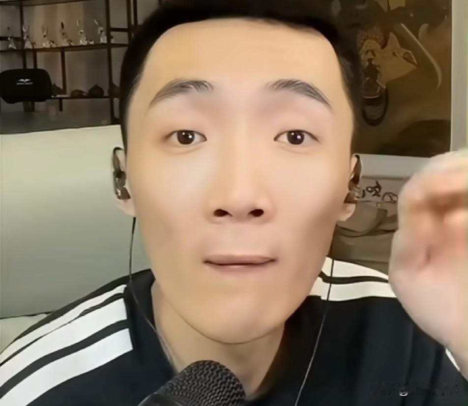 李舒克点评大地，希望丈门粉丝不要去排挤他！

           靠本事吃饭，