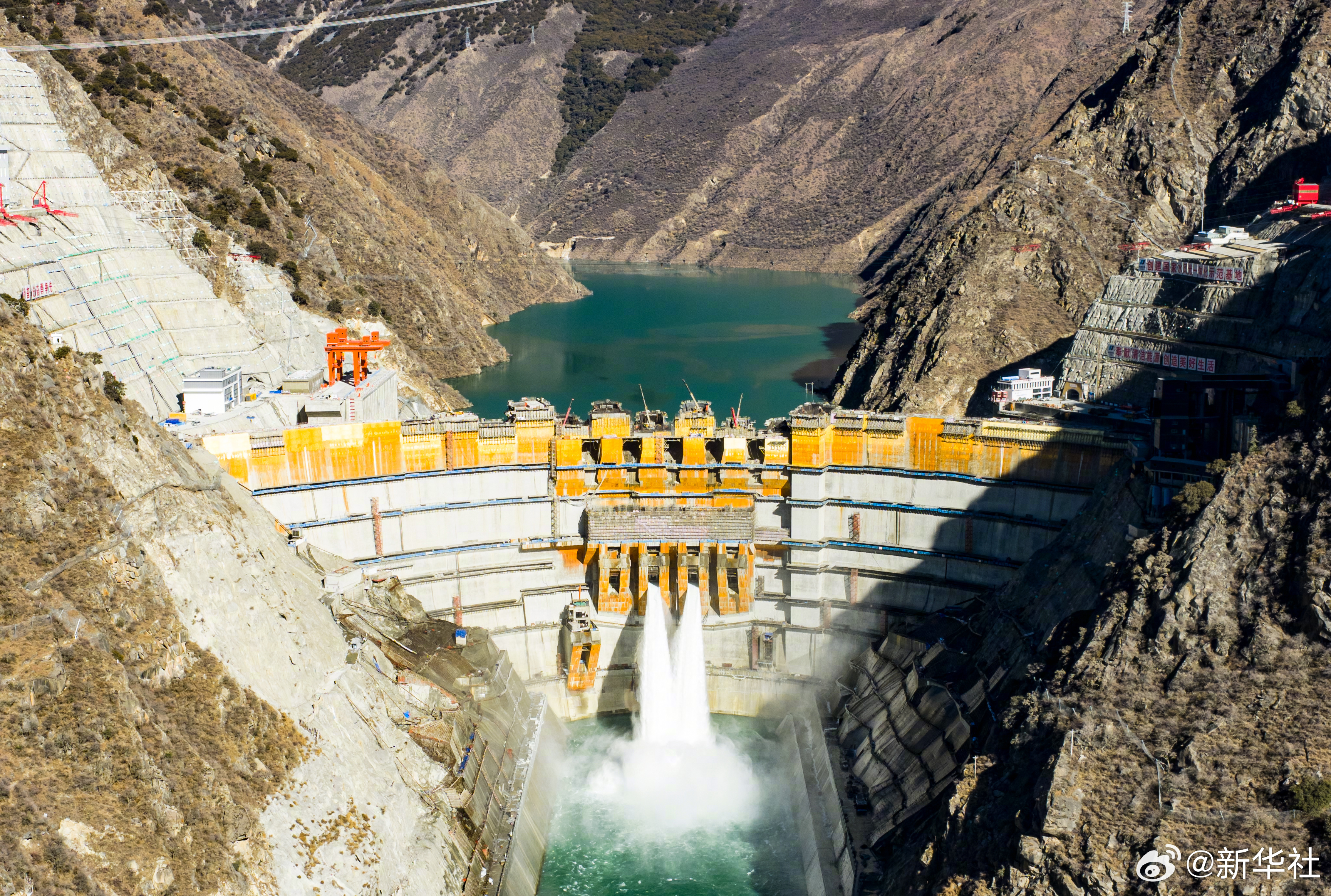 #我国在建海拔最高双曲拱坝电站投产发电#【我国在建海拔最高双曲拱坝电站——叶巴滩