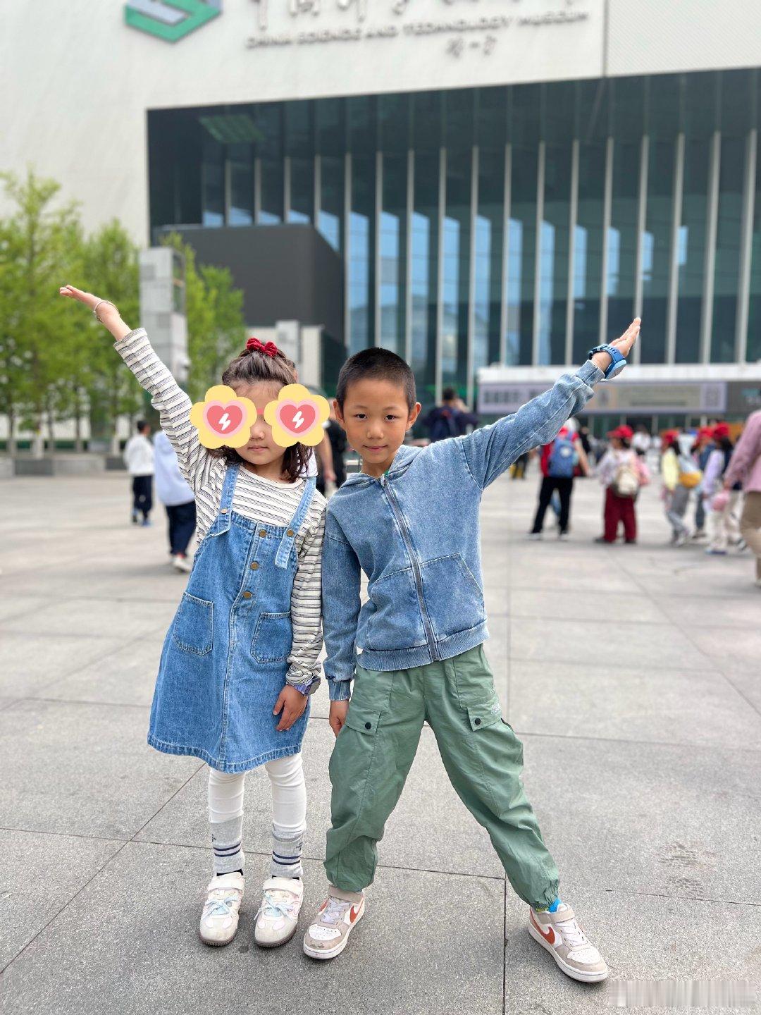 玩了2天妹妹从这里走了童仔刚和她玩起来他俩都有点慢热这两天真是累每天1.5万步周