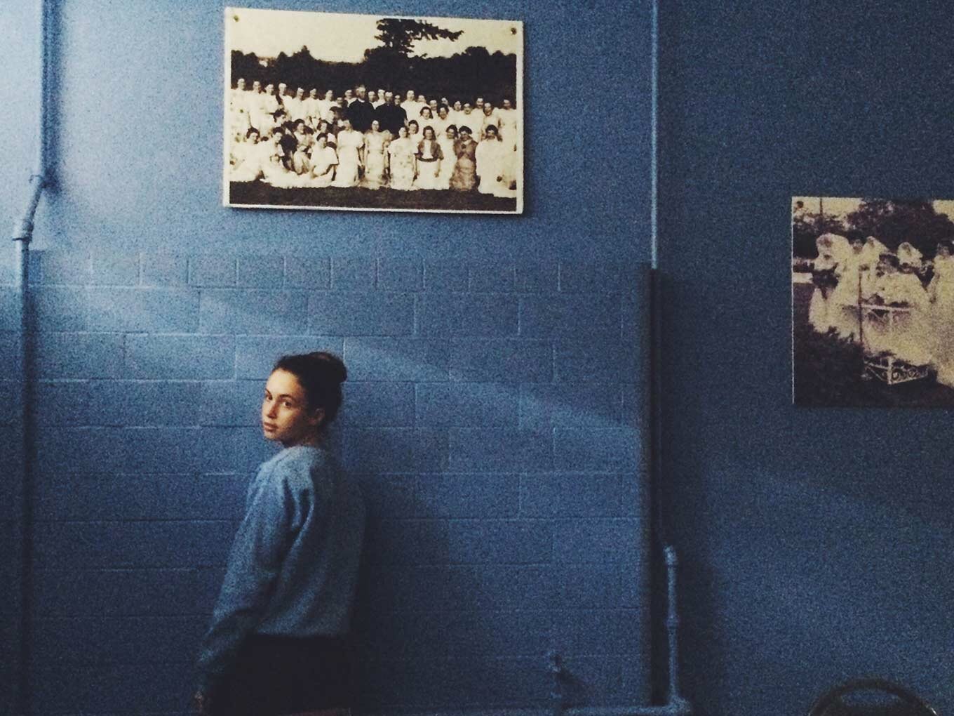 有时候人就是这样，遇到再大的事自己扛忍忍就过去了，听到身旁的人一句安慰就瞬间完败