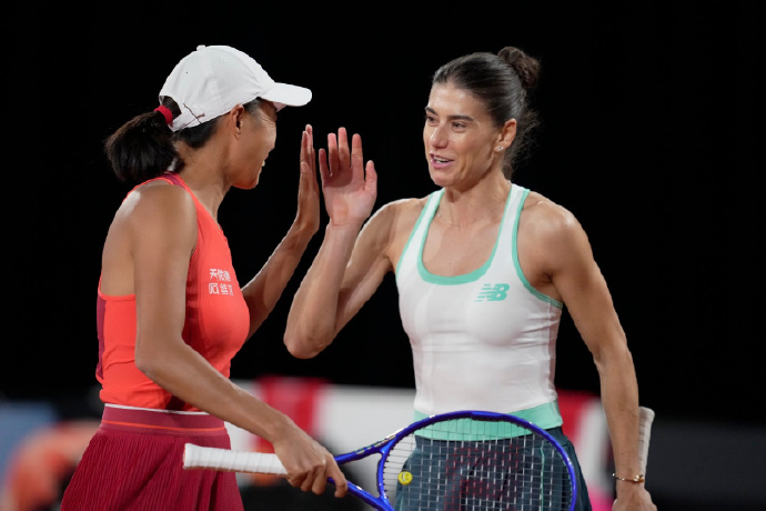 张帅组合晋级林茨站决赛 WTA500林茨站双打半决赛，头号种子张帅/科斯蒂亚组合