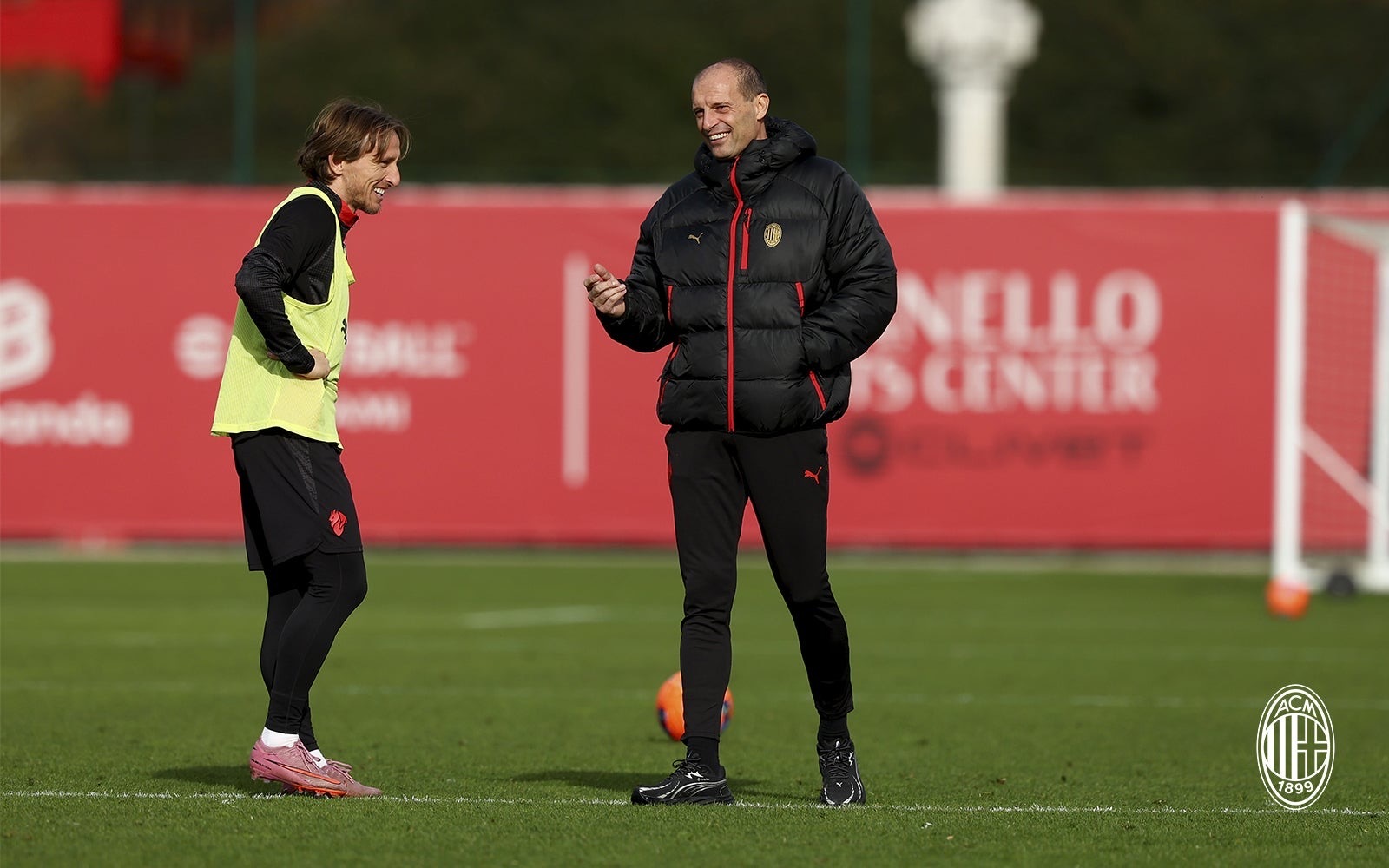 【训练组图】 🔴⚫️ Forza Milan ！！！💪🏻sempremil