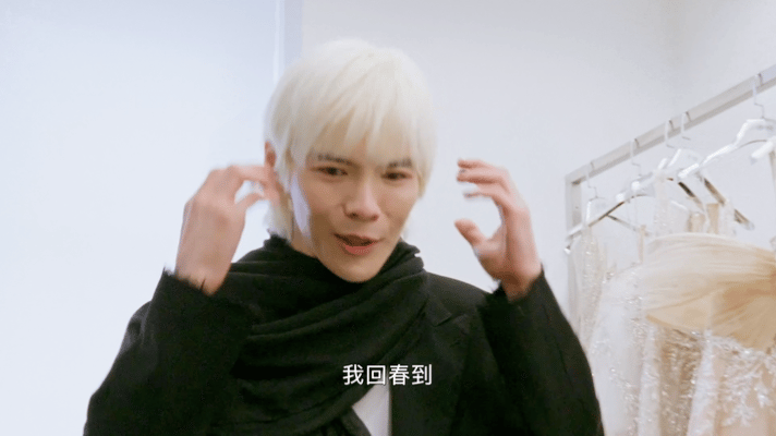向佐说颜值回春到和郭碧婷恋爱期 内娱时尚狠人向佐！身材管理在线，颜值回春到恋爱时