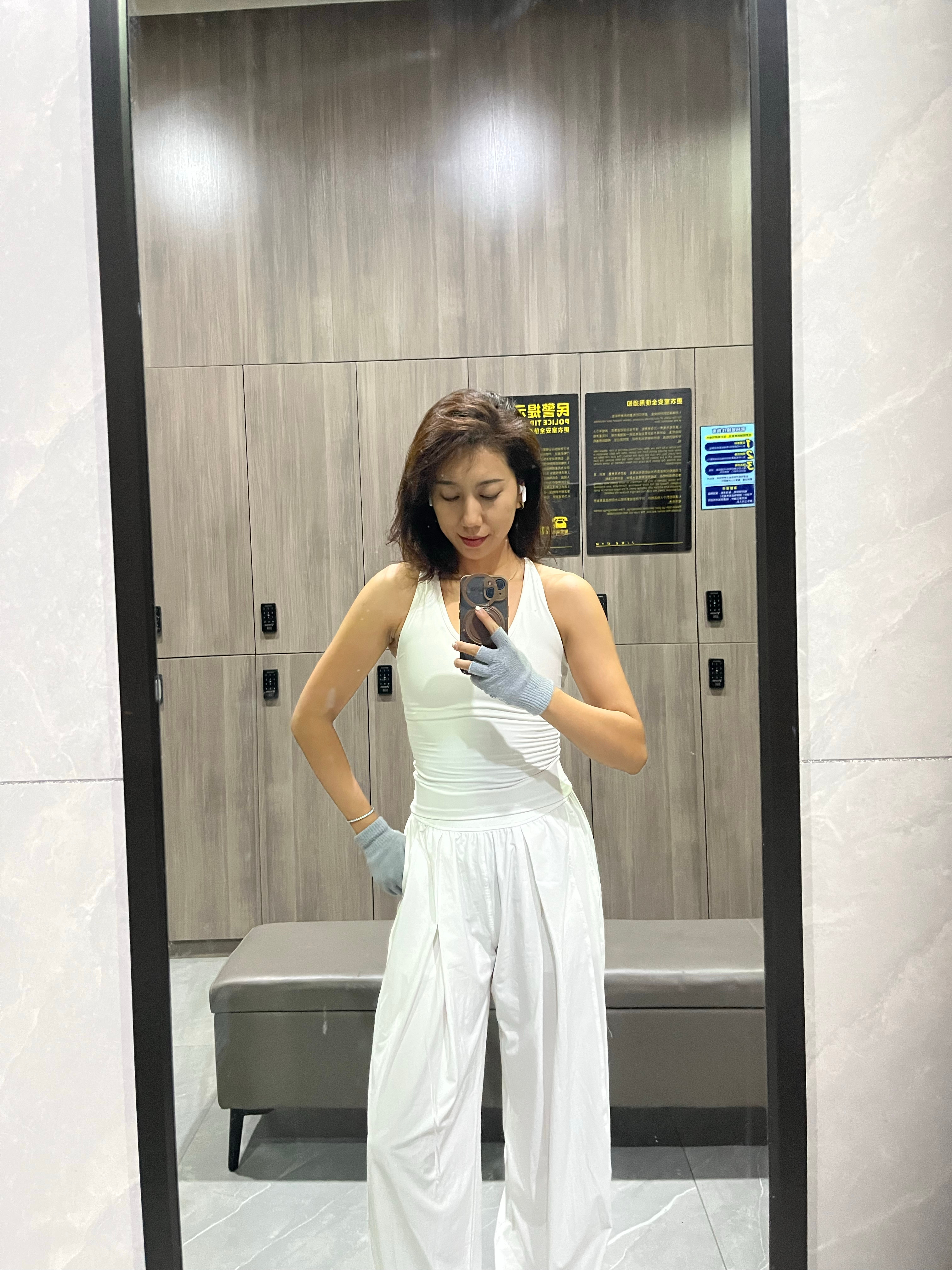 miootd 我妈的生日过的平平无奇，60大寿啊！我也没买个蛋糕或者🌸 很不孝