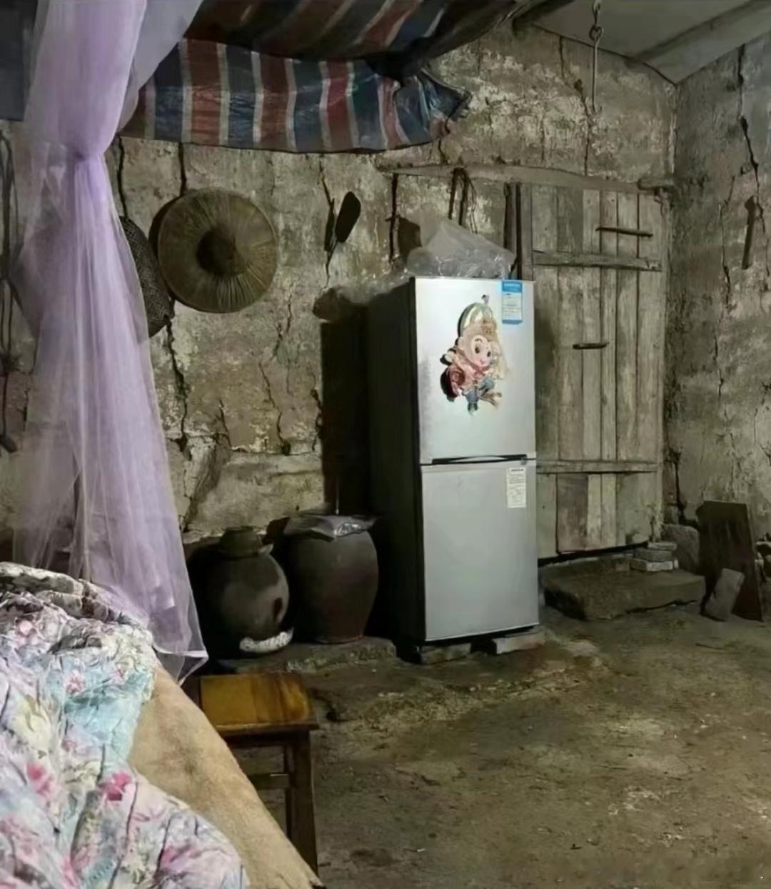 想出去打工又怕家里的冰箱被偷 ​​​