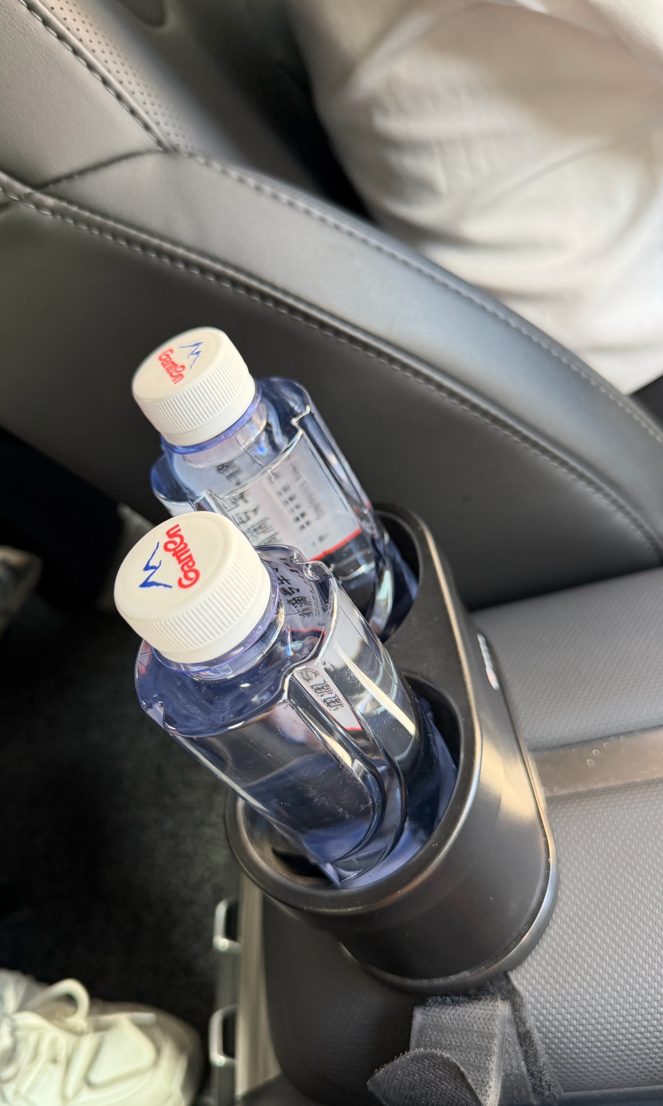 带公婆打车，我都会专车比较多。舒适一点。公婆：慌姨，你是怎么打车能打到有免费矿泉