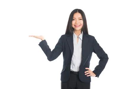 昨天女同事请我吃饭，我都有点懵！按道理讲我们就是工作上的关系，私交不至于吃饭呀！