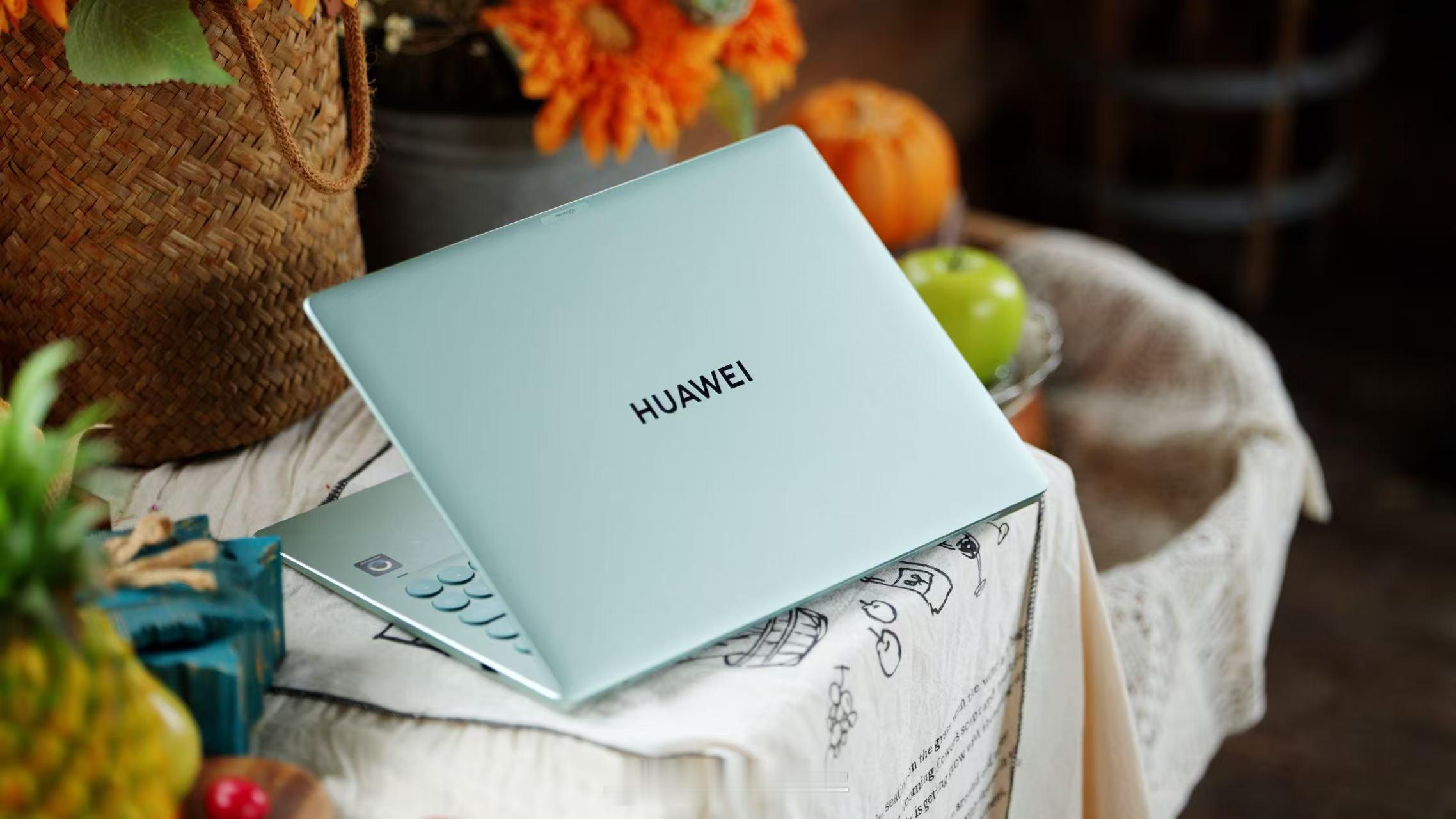 云晰柔光屏+小艺AI，这电脑多少是好看清晰防眩光且聪明好用的！华为新款鸿蒙电脑自