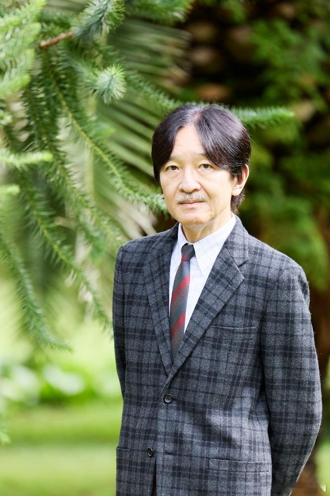 11月30日，叔叔60岁生日。12月1日，侄女24岁生日。世界各国王室