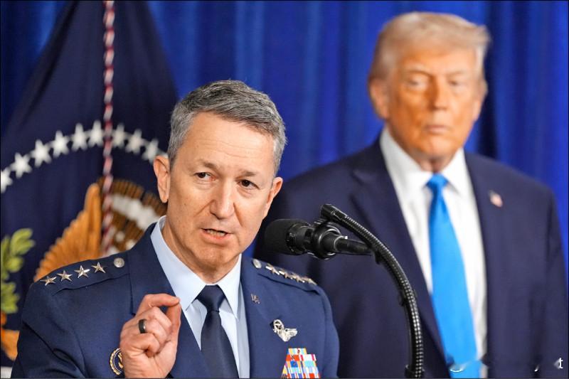 美国将召开高级军事将领峰会 聚焦西半球安全事务海外新鲜事 美国参谋长联席会议主席