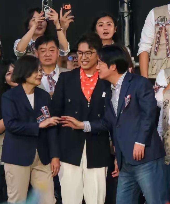 一般人都能看明白，中国终将统一，搞“台独”最终难逃千古罪人，遗臭万年的命运，而图