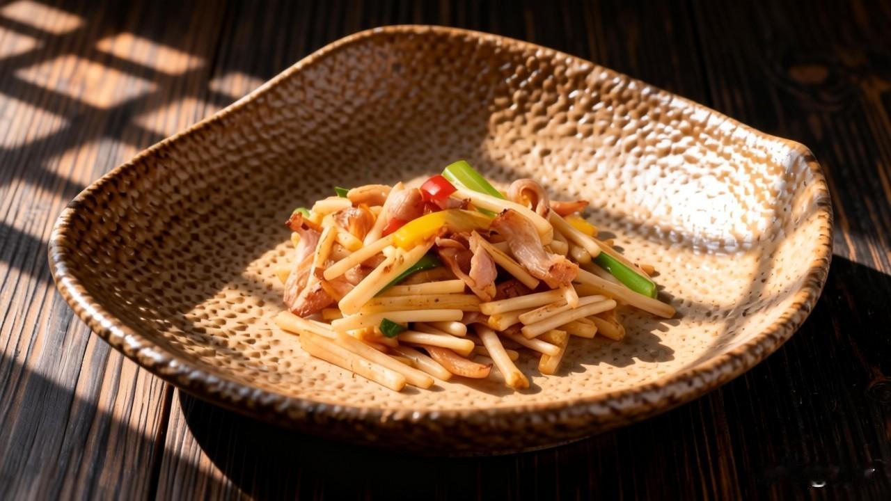 花生芽炒爽肉

【食材准备】

主料：花生芽 300克（去根洗净，切3厘米段），