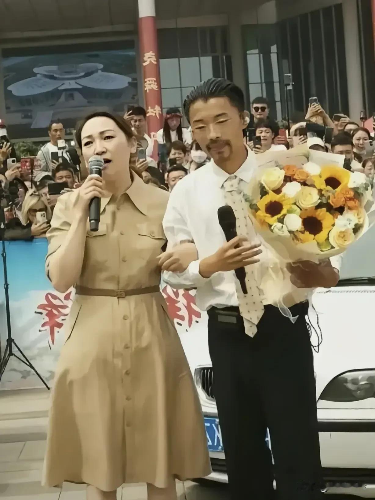 郭有才走红如果没有剧本和资本，那除了郭有才自己坚持以外，最应该归功于他的丈母娘。