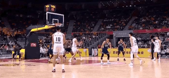 杨瀚森如果真心想挑战NBA，莫兰德是个很好的检验对象。 