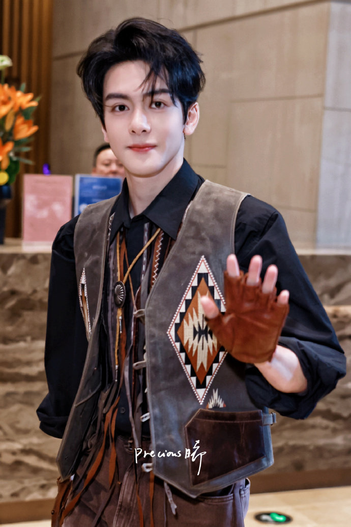 吴老狗失忆了也依旧魔丸 九门第21集吴老狗醒来失忆太好笑了，哪怕记不清身边所有人