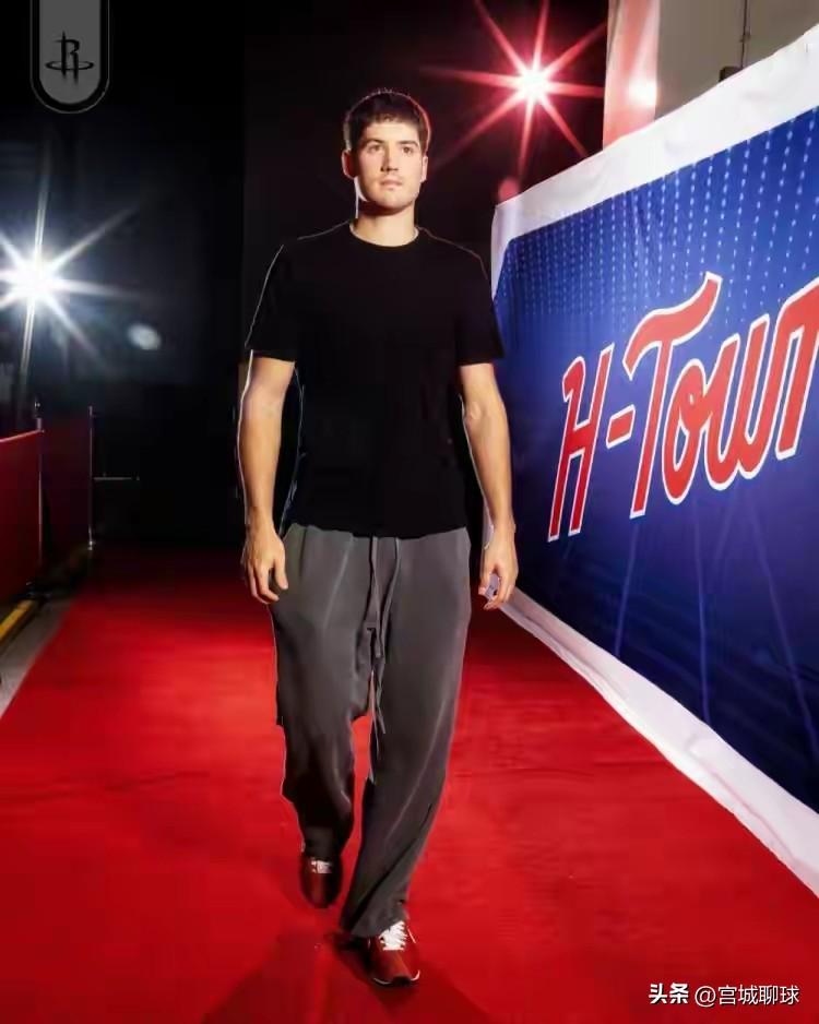 谢泼德27分，9个三分。一场大战，火箭4连胜[祝福]