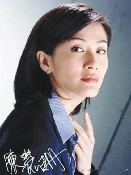 为大18岁梁锦松离婚，他却娶小26岁伏明霞，她曾是当年与宣萱、蔡少芬、郭可盈齐名
