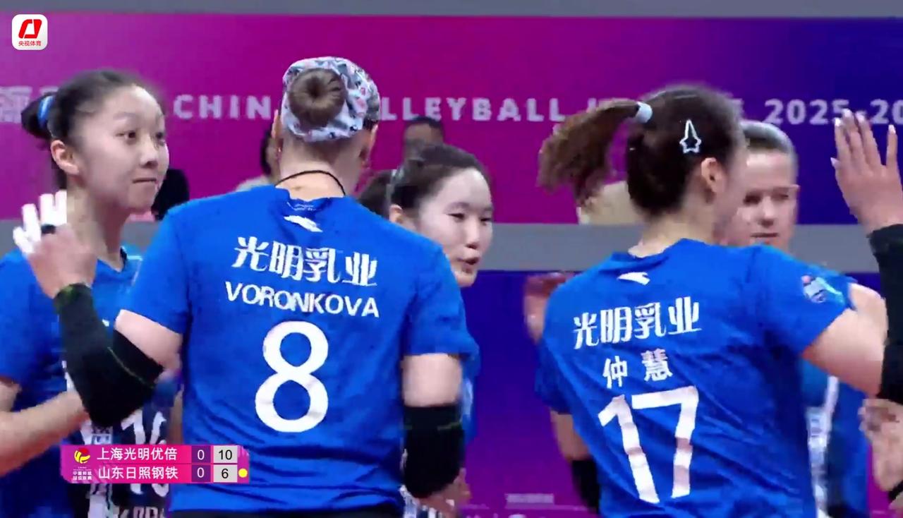 【女排超级联赛】最新战况:
        ①上海—江苏，争冠军！
      