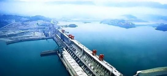 一位曾参加三峡大坝修建的工程师说道，大部分人都不知道，曾在大坝修建之前，我国清华