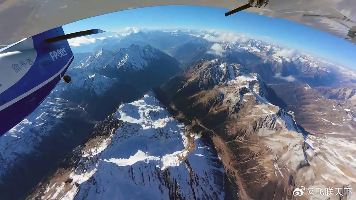 国产固定翼无人运输机高高原跨区域首航成功👀由时代飞鹏自主研发的FP-985“金