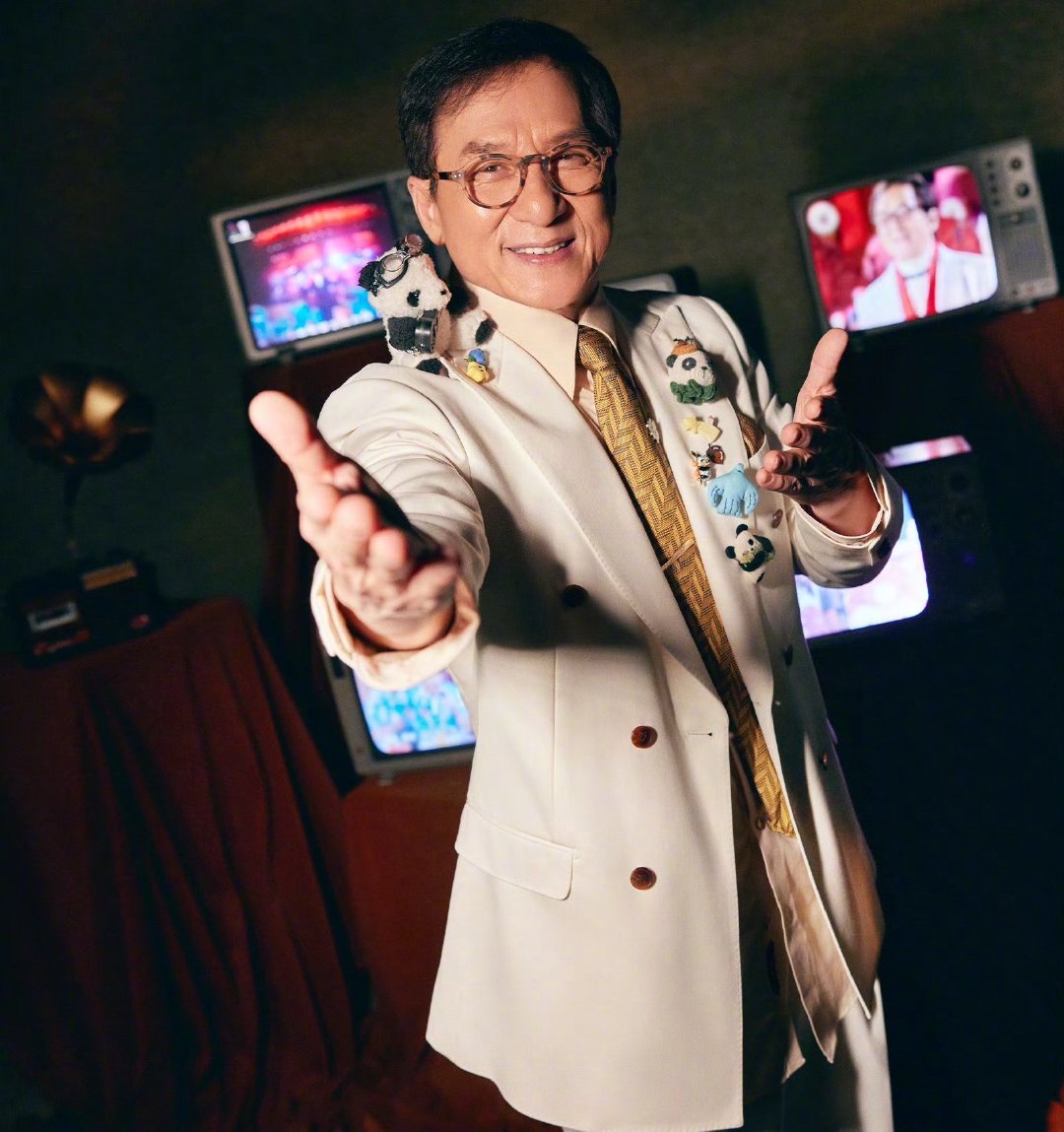 成龙暖心提问宋亚轩训练日常宋亚轩谈身材管理谁能不被成龙大哥的温柔提问打动！宋亚轩