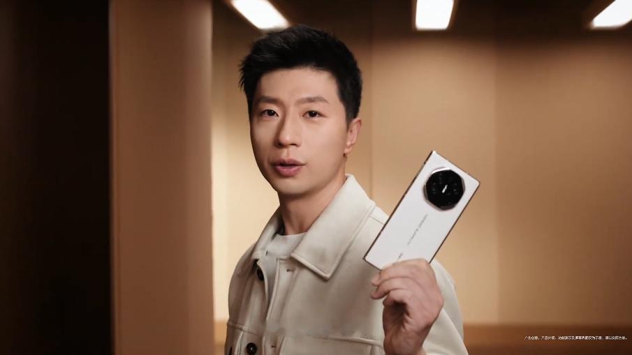 白色的华为Mate XTs也很好看 ​​​
