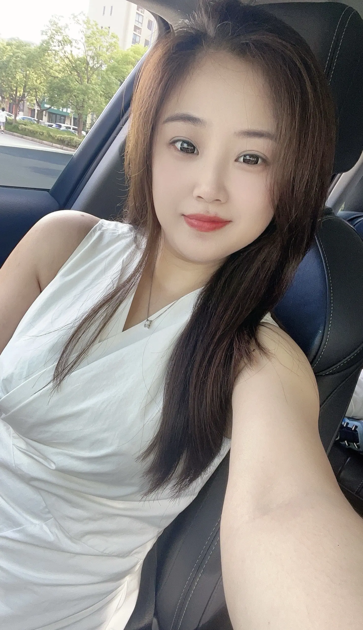 任何年龄的女人，都没有理由放弃自己的形象，我很忙没时间这不是理由，邋遢...
