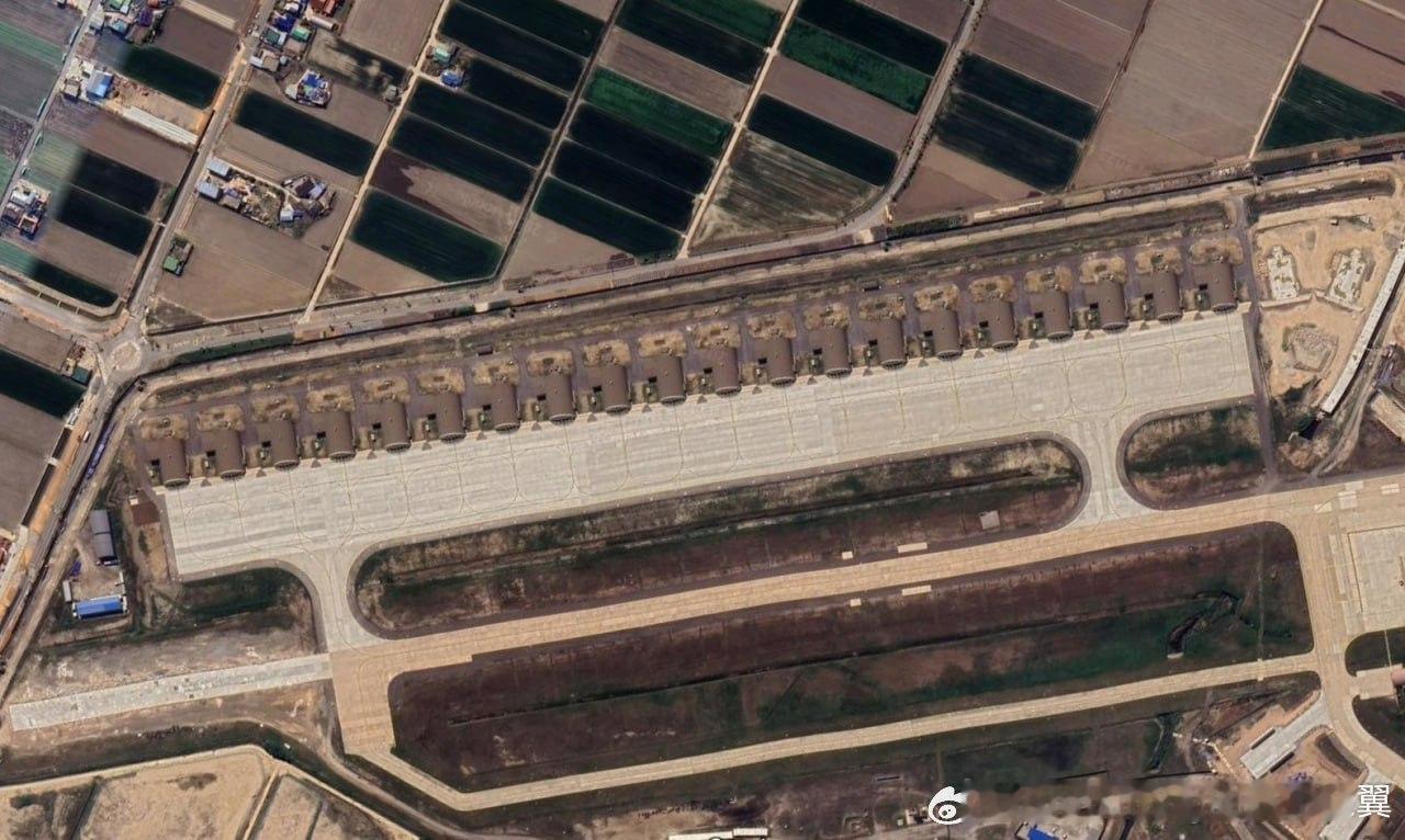美国空军已在韩国群山空军基地完成了30个用于F-16C/D战斗机的钢筋混凝土加固