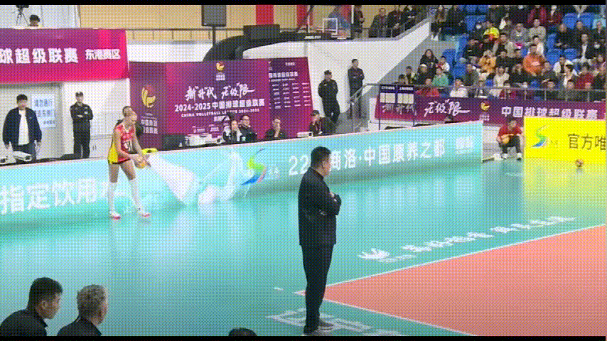 活久见！小彩娃单场11个发球呀[抠鼻][抠鼻][抠鼻]这发球在国内联赛独一份，首