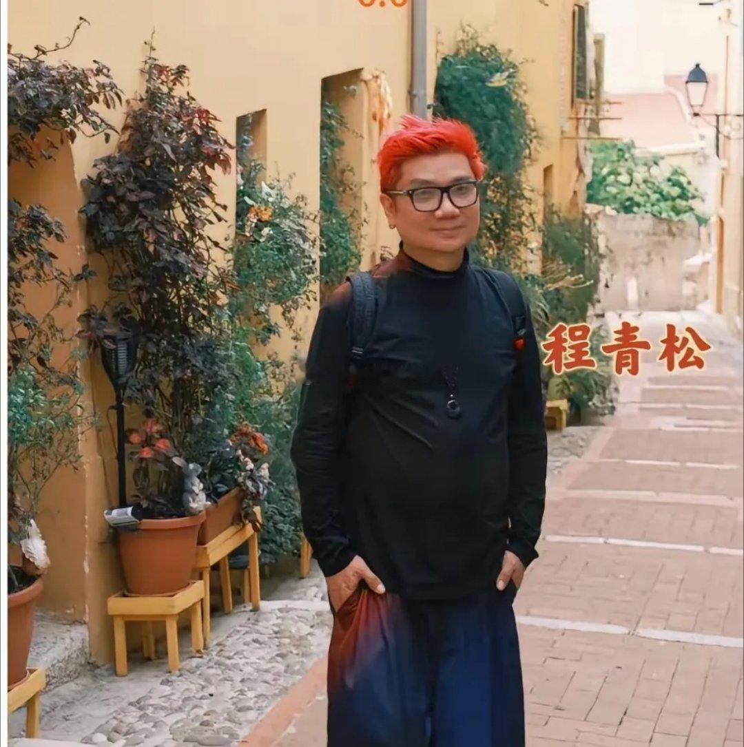于朦胧出事之后才知道这个导演程青松，好奇他拍过什么电影或者是电视，看来金扫帚是为