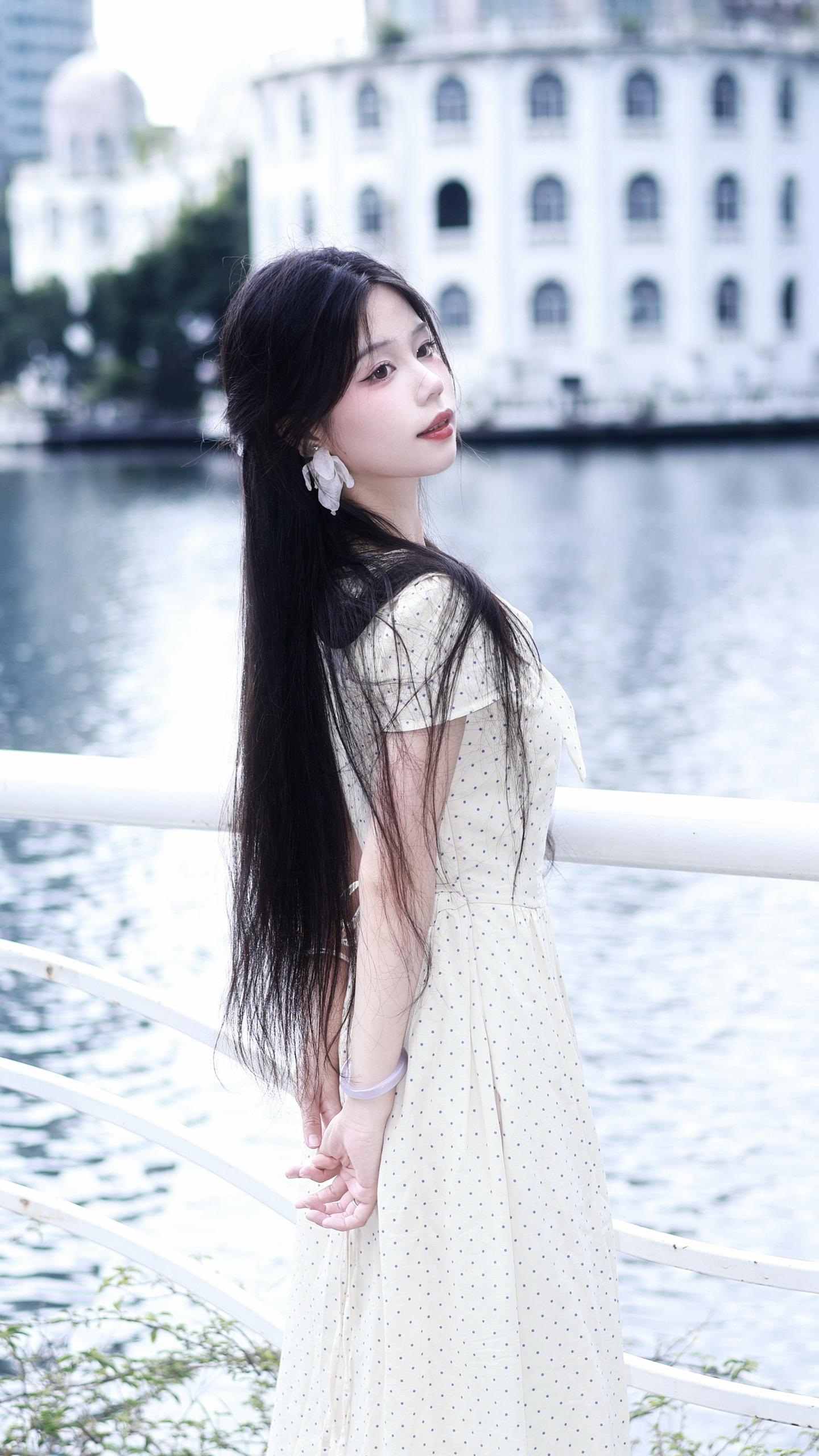 请再次震动我万念俱灰的心脏。