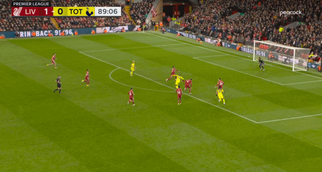 GOOOAALL！！拼了一场的理查利森收获了属于他的进球！！穆阿尼接维卡里奥大脚