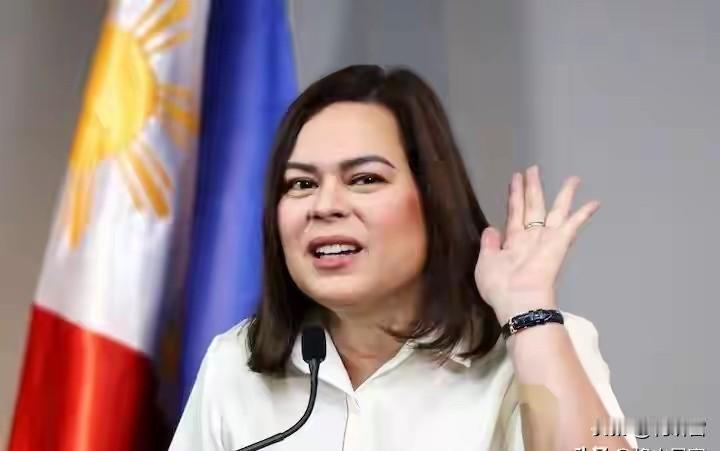 菲律宾副总统莎拉继续正面硬刚小马科斯。
就在马科斯发表国情咨文卖力宣讲政绩之际，