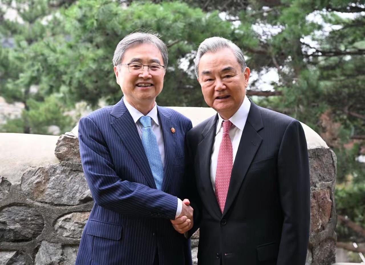 8月20号中午，韩国外长赵显在个人的社交媒体发文，能看出双方在昨天的会谈和晚宴之