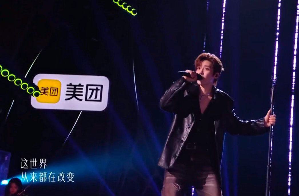 开麦问美团吃喝玩乐都安排被美团小团音浪读信名场面逗乐了！粉丝送上妙音公子专属抱枕