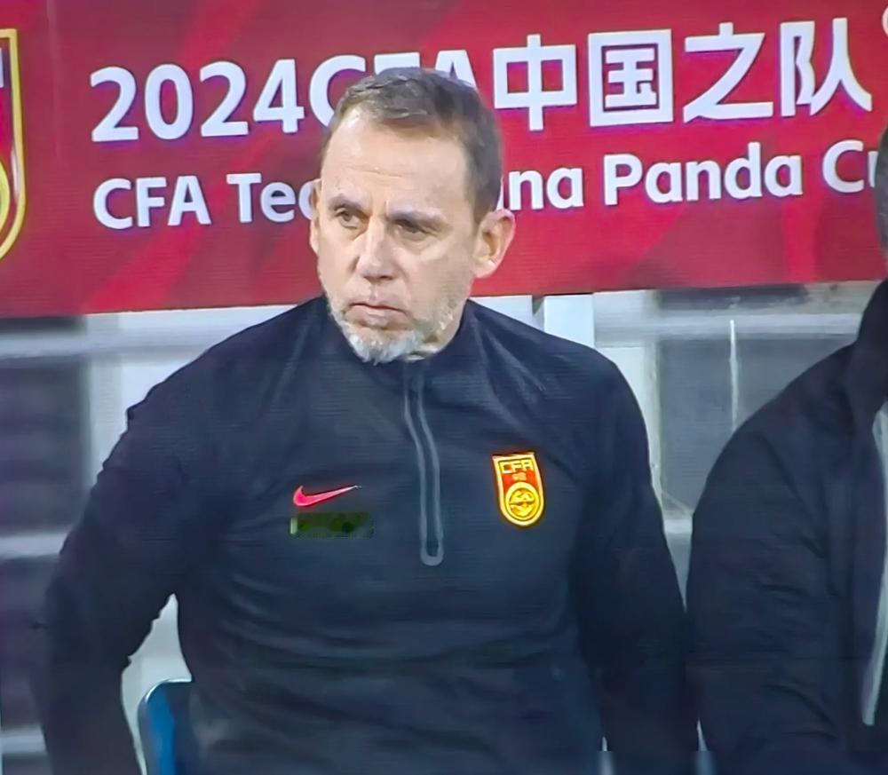 昨天晚上，U19国家足球队为即将对阵世预赛的巴林队的主力们上了一堂生动的课。尽管
